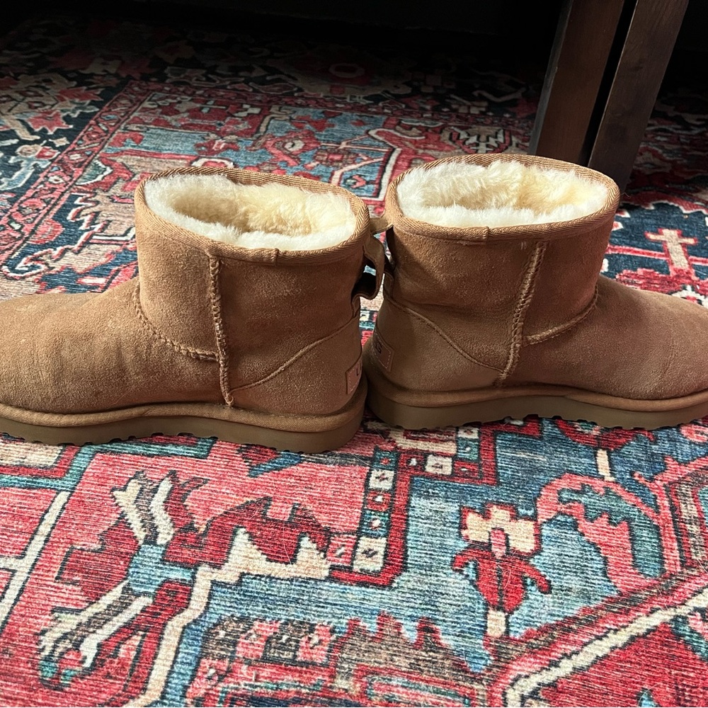 Ugg Classic Mini II - Picture 2 of 3